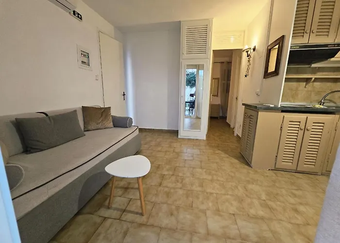 Corfu 24 גליפאדה