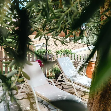 Corfu 24 Апартаменты *